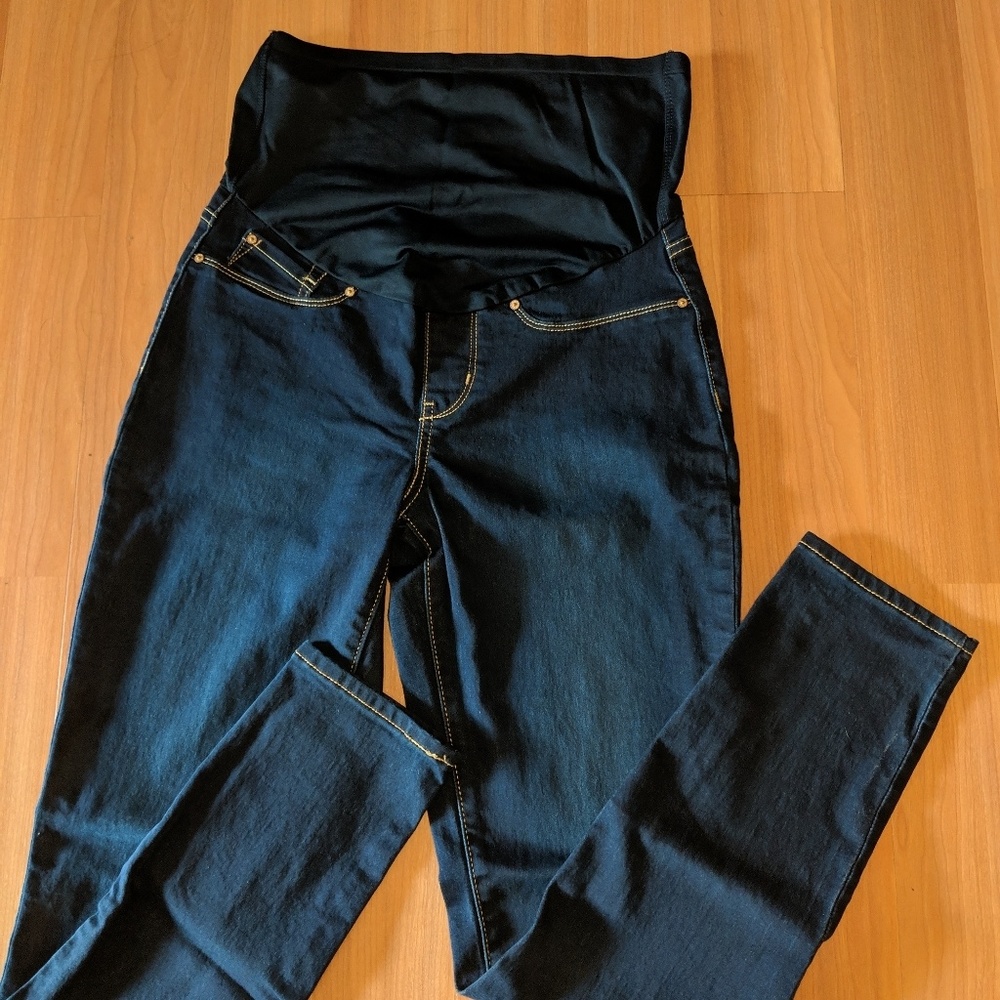 Levi Strauss maternity skinny jeans